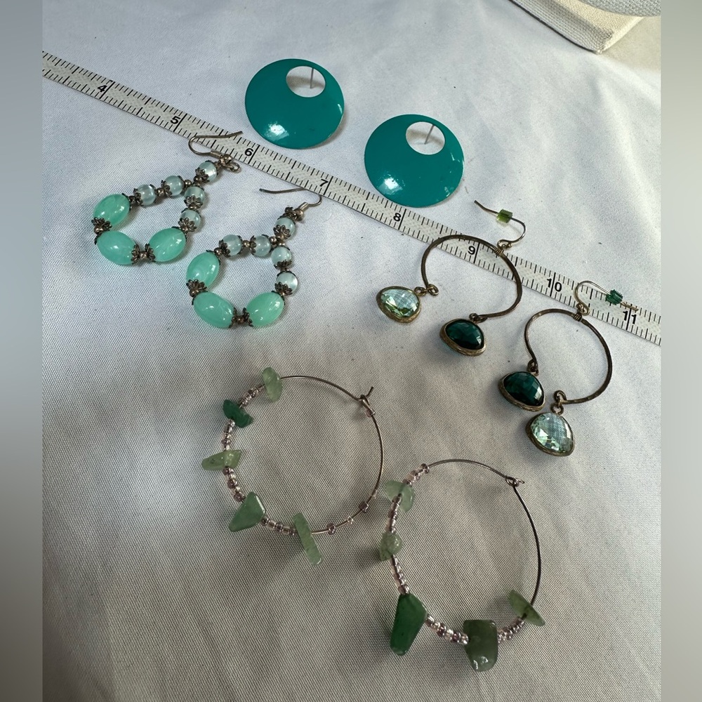 Four pair green vibe earrings